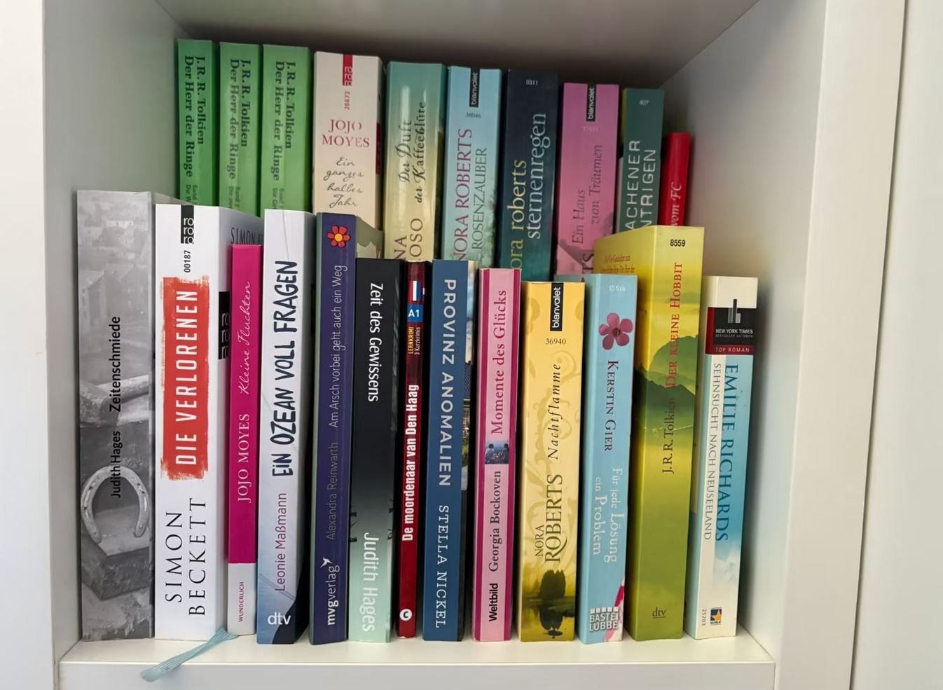 Buchstützen für Taschenbücher und Manga – passgenau & stilvoll
